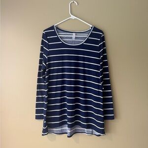 LuLaRoe Blue and White Boxy Long Sleeve Tee